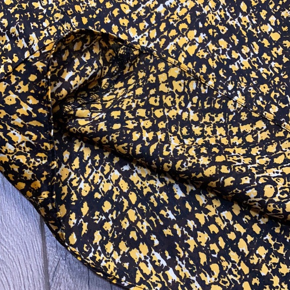 Micheal Kors Blouse - Picture 6 of 9